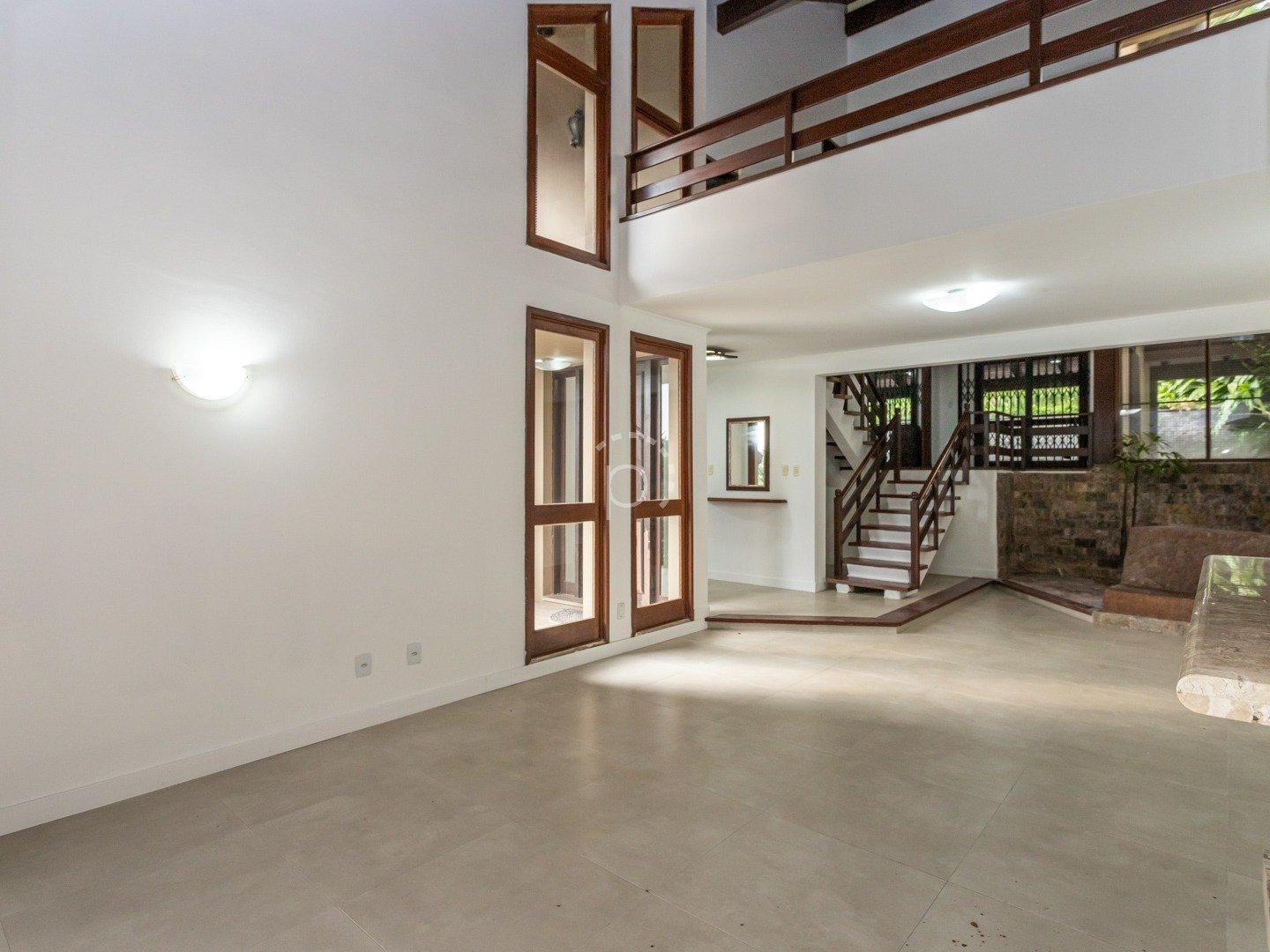 Casa à venda com 478m², 3 quartos, 1 suíte, 4 vagas no bairro Jardim Isabel em Porto Alegre