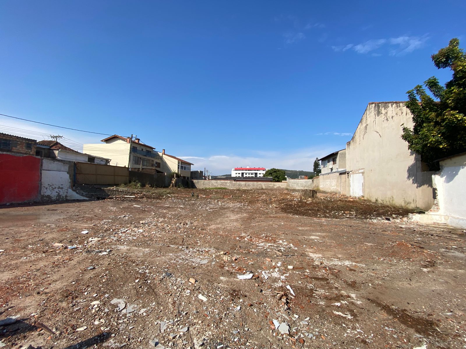 Terreno à venda com 1.258m² no bairro Tristeza em Porto Alegre