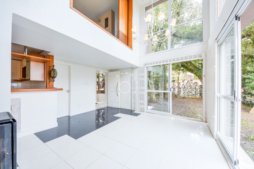 Casa à venda com 354m², 2 quartos, 2 suítes, 2 vagas no bairro Setimo Céu em Porto Alegre
