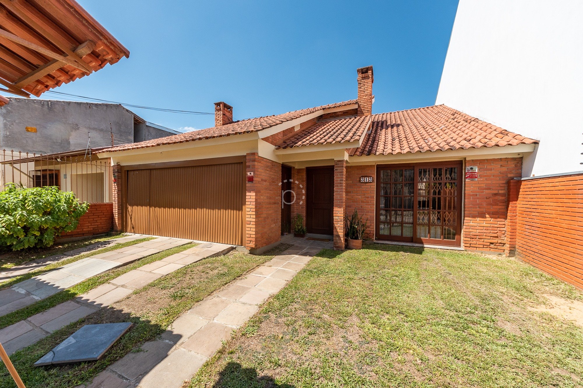 Casa à venda com 140m², 3 quartos, 1 suíte, 4 vagas no bairro Ipanema em Porto Alegre