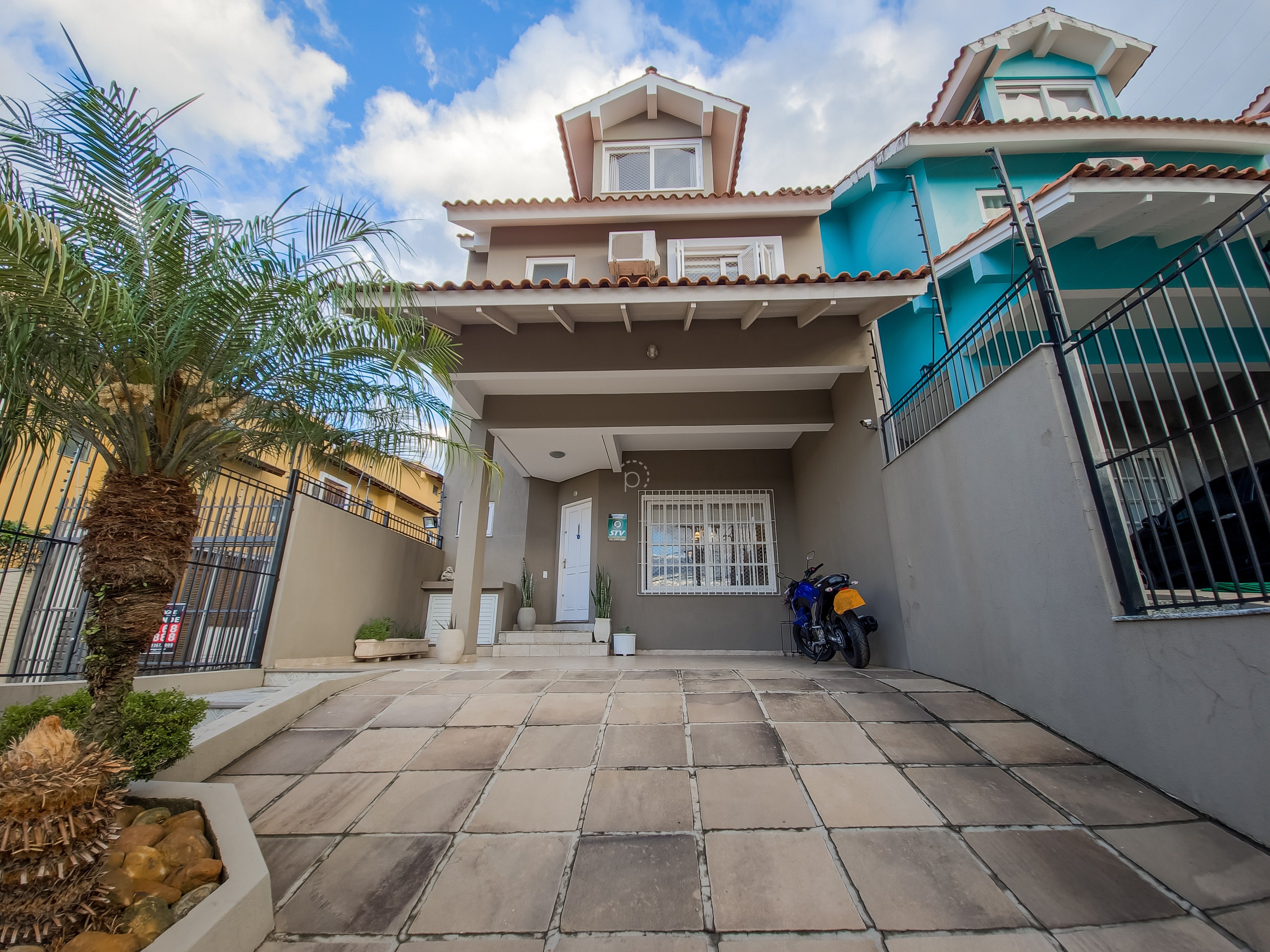 Casa à venda com 159m², 3 quartos, 1 suíte, 2 vagas no bairro Vila Conceição em Porto Alegre