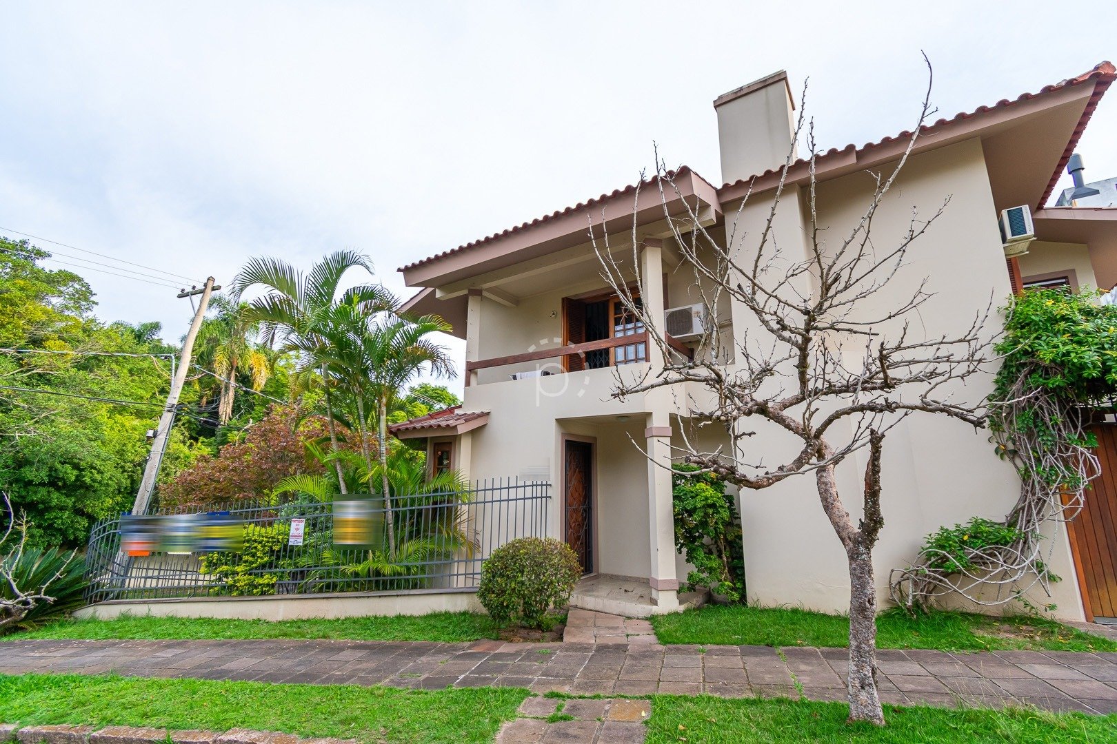 Casa à venda com 199m², 3 quartos, 1 suíte, 4 vagas no bairro Jardim Isabel em Porto Alegre