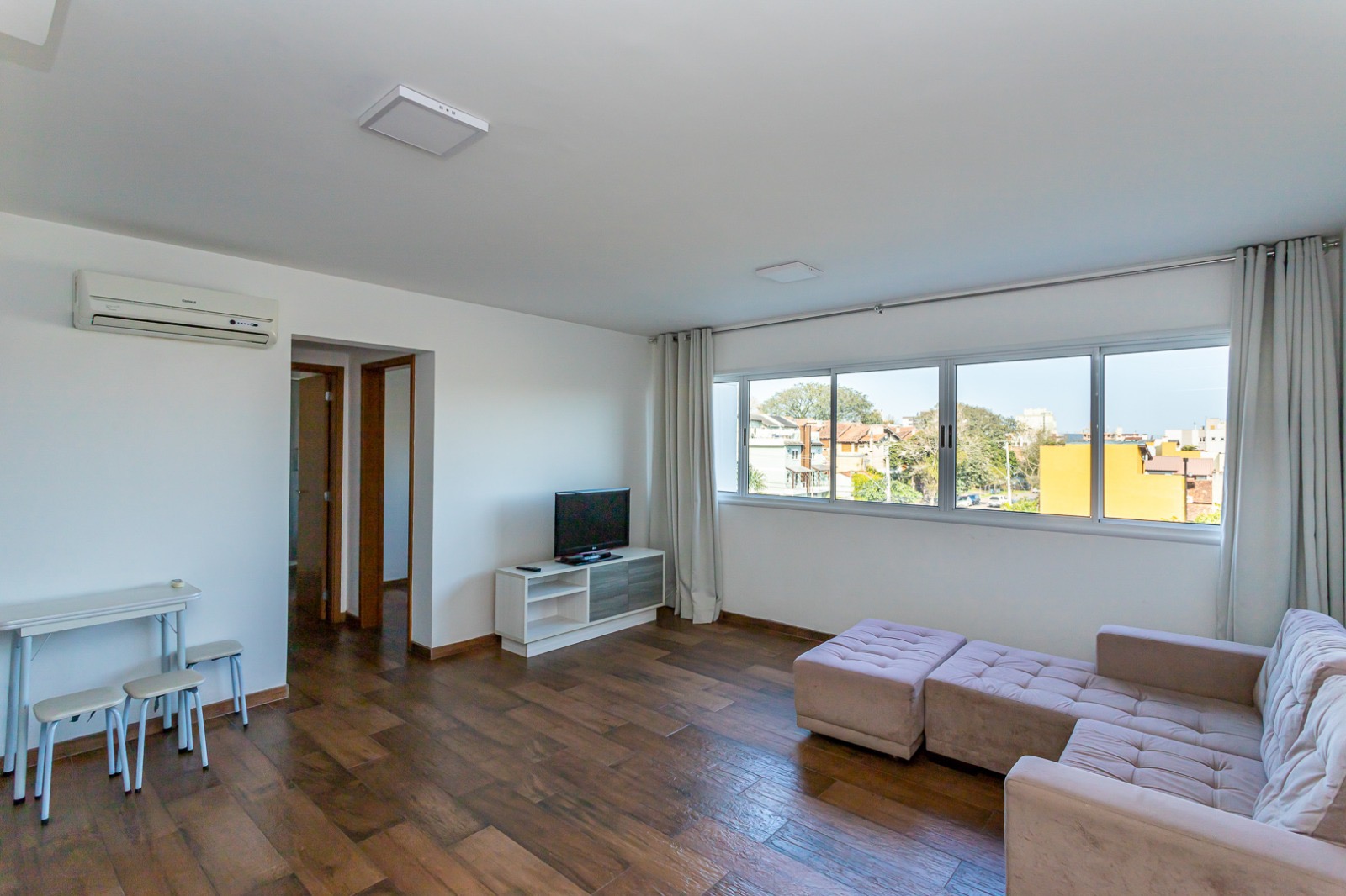 Apartamento à venda com 65m², 2 quartos, 1 suíte, 2 vagas no bairro Tristeza em Porto Alegre