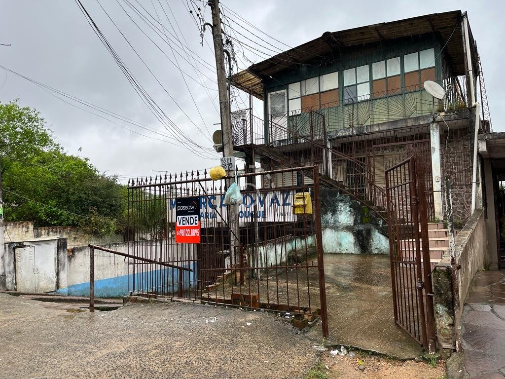 Terreno à venda com 400m² no bairro Hípica em Porto Alegre