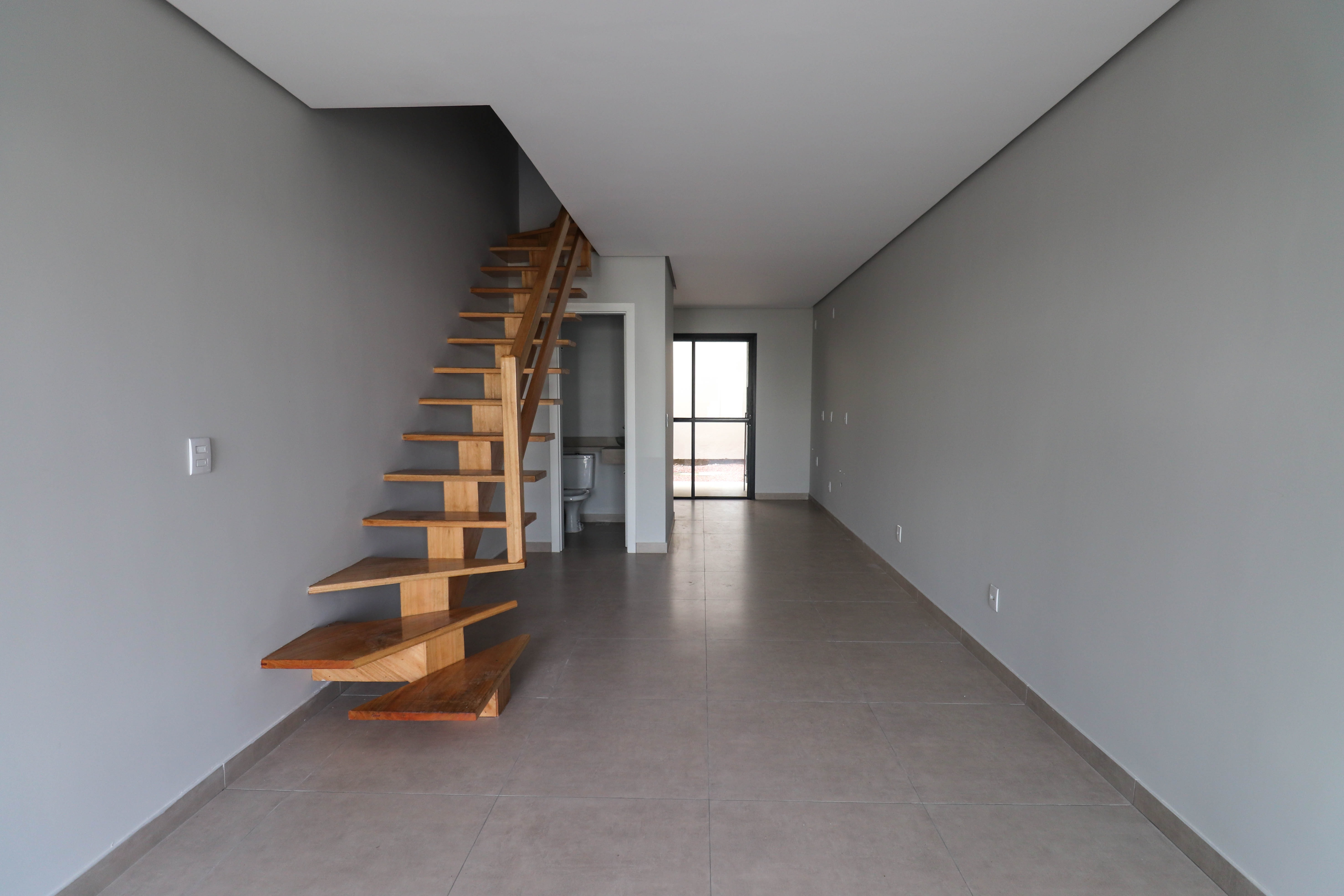 Casa à venda com 95m², 2 quartos, 1 suíte, 1 vaga no bairro Hípica em Porto Alegre