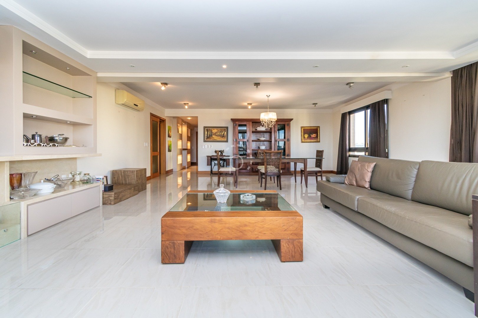 Apartamento à venda com 232m², 3 quartos, 3 suítes, 3 vagas no bairro Tristeza em Porto Alegre