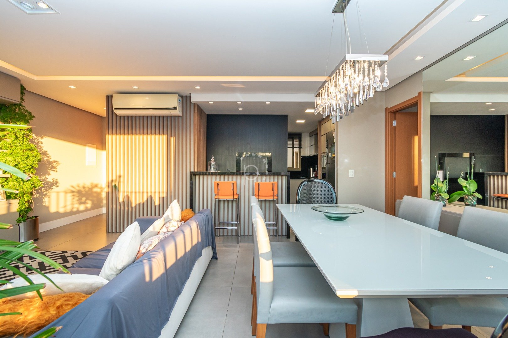 Apartamento à venda com 105m², 3 quartos, 1 suíte, 2 vagas no bairro Ipanema em Porto Alegre
