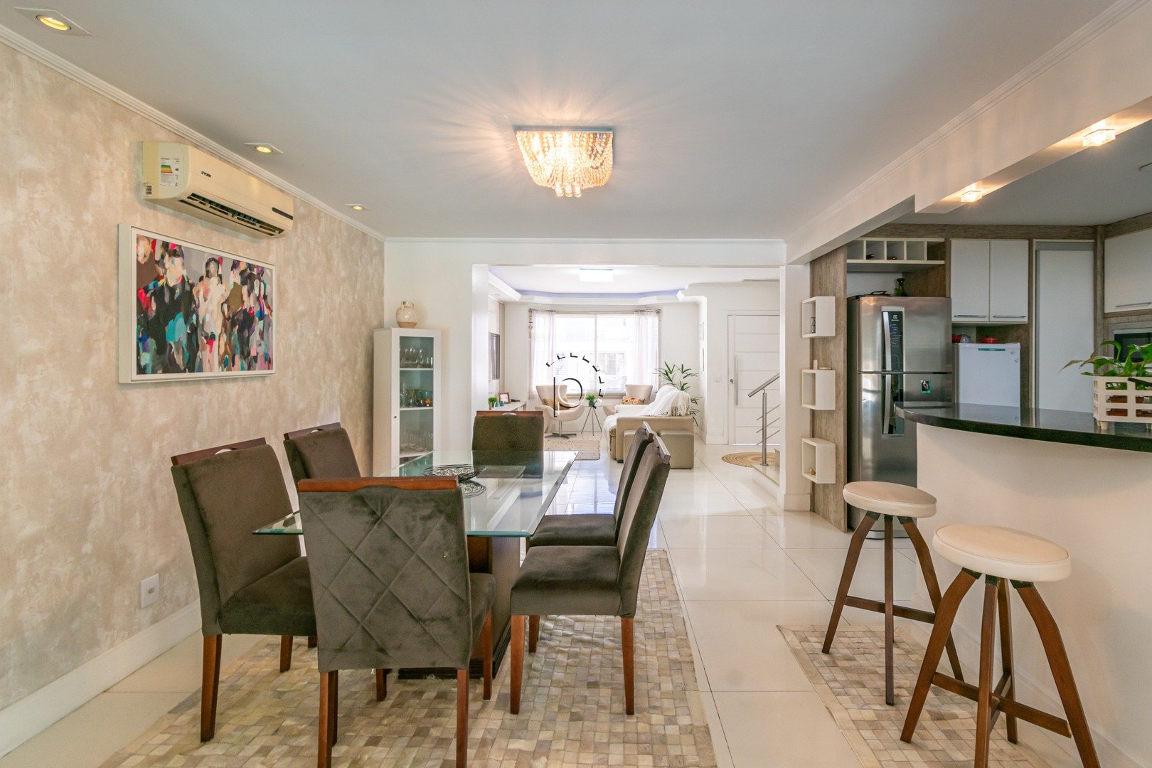 Casa em Condomínio à venda com 192m², 4 quartos, 4 suítes, 4 vagas no bairro Vila Nova em Porto Alegre