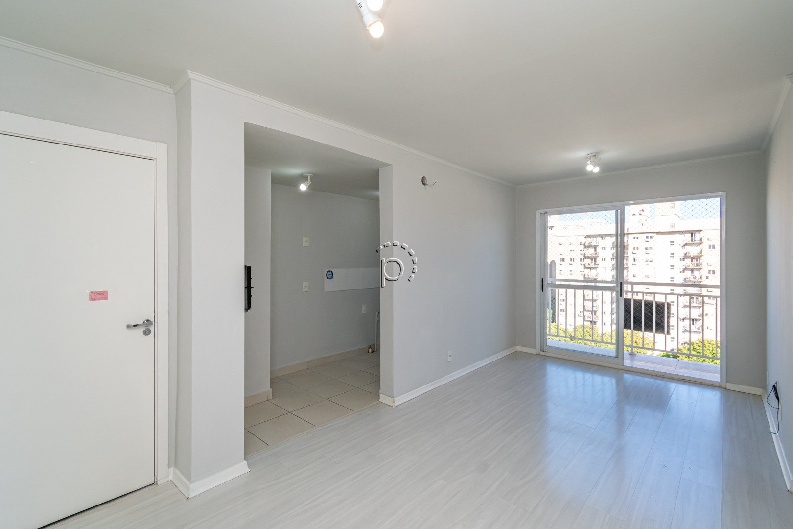 Apartamento à venda com 72m², 3 quartos, 1 suíte, 1 vaga no bairro Camaquã em Porto Alegre