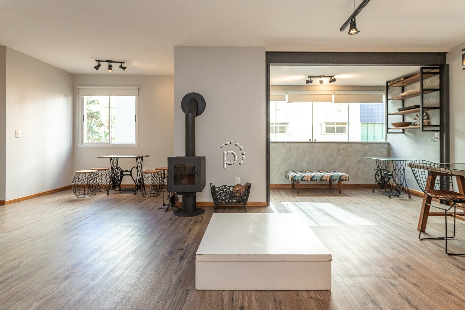Apartamento à venda com 117m², 3 quartos, 1 suíte, 2 vagas no bairro Tristeza em Porto Alegre
